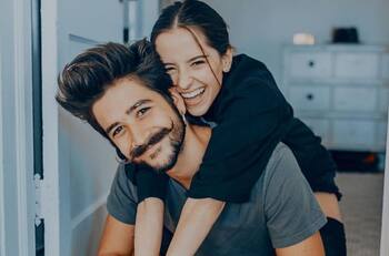 Evaluna se relaja a un par de meses de convertirse en madre por primera vez