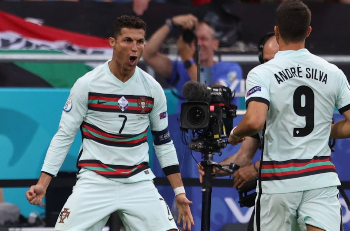 Con Cristiano Ronaldo haciendo historia, Portugal goleó 3-0 a Hungría
