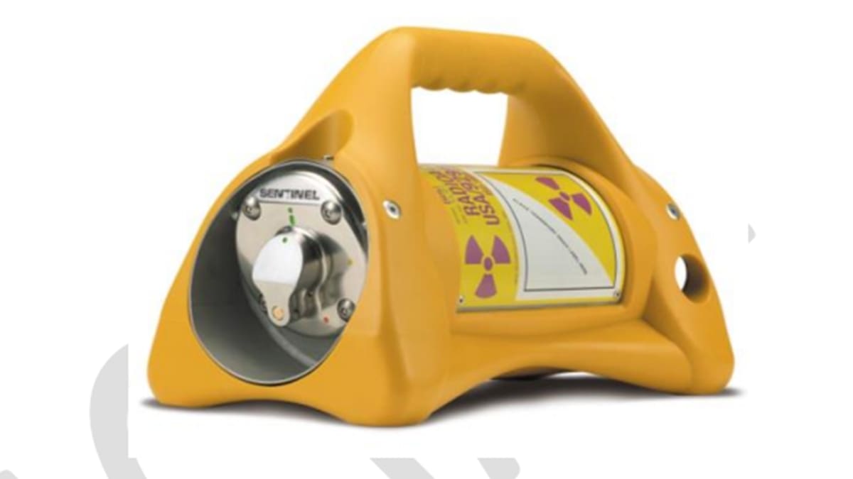 Emiten alerta por robo de fuente radioactiva en ocho estados; el contacto directo puede ser mortal, advierten autoridades