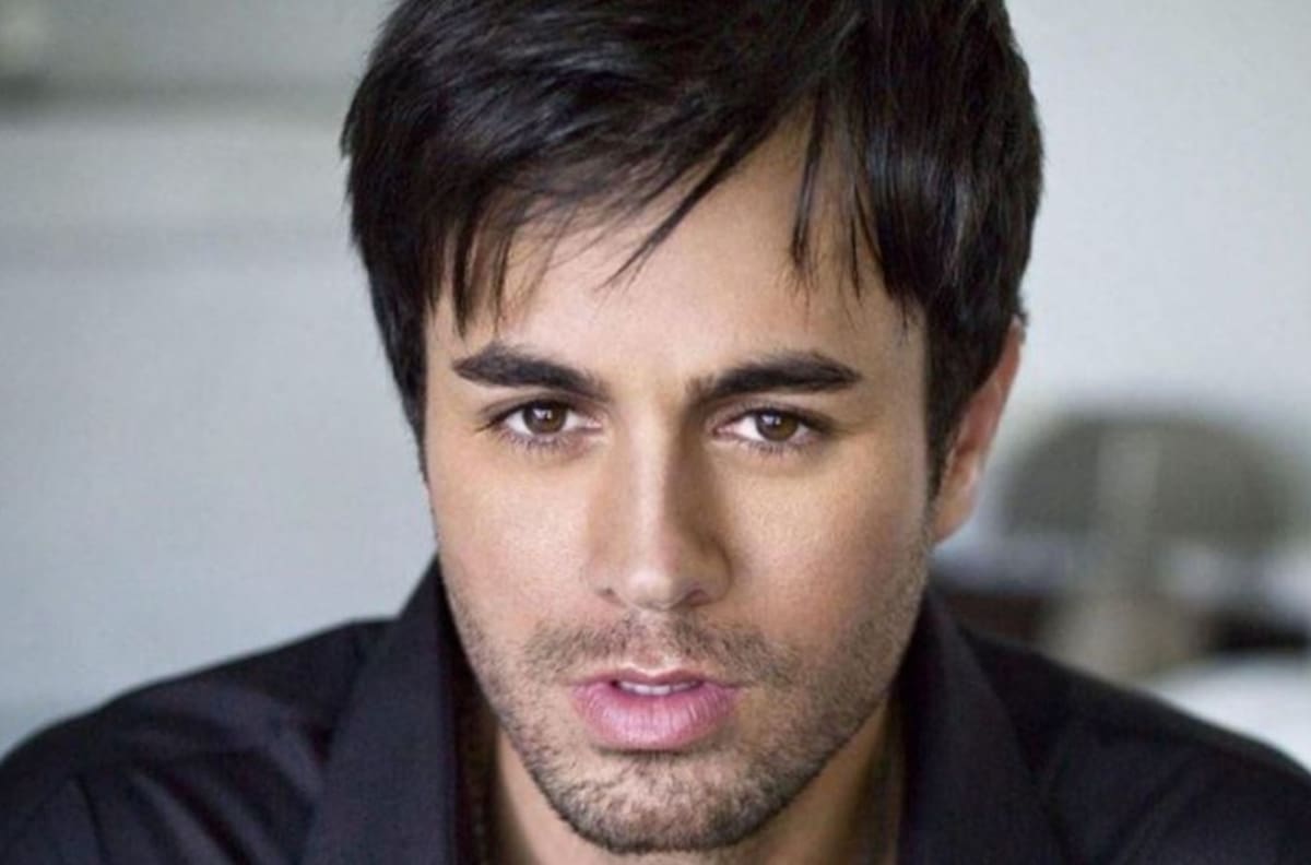 Enrique Iglesias confiesa que en la mansión Playboy vivió una de las fiestas más "locas" de su vida