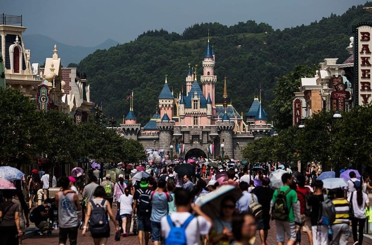 Disneylandia Hong Kong cierra para que su personal se haga análisis de covid