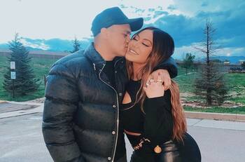 Chiquis Rivera ya no esconde su amor y confirma con un beso su relación con Emilio Sánchez