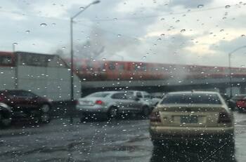 Reportan humo en las vías del Metro de la Línea B