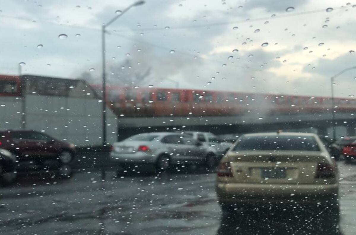Reportan humo en las vías del Metro de la Línea B