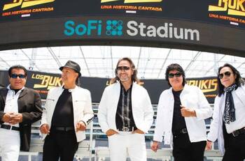 Marco Antonio Solís estuvo presente en el Super Bowl