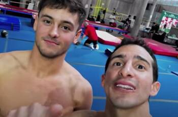 Rommel Pacheco realiza divertido reto con Tom Daley, campeón olímpico