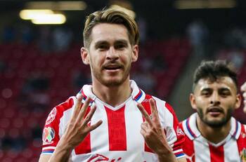 Asaltan a Jesús Angulo de Chivas: Intentan robarle su camioneta