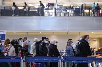 EE.UU. cancela más de 5 mil vuelos en el primer fin de semana del 2022