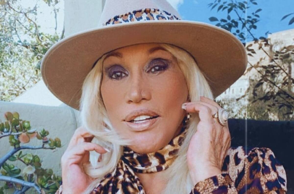 Laura León "La Tesorito" presume a su bella nieta, mientras le desea buen fin a sus seguidores