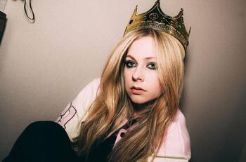 Avril Lavigne aparece por primera vez en TikTok y causa sensación por su eterna juventud