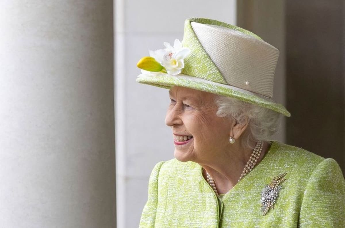 La reina Isabel hizo su primera aparición pública del año, mientras el príncipe Felipe continúa recuperándose en casa