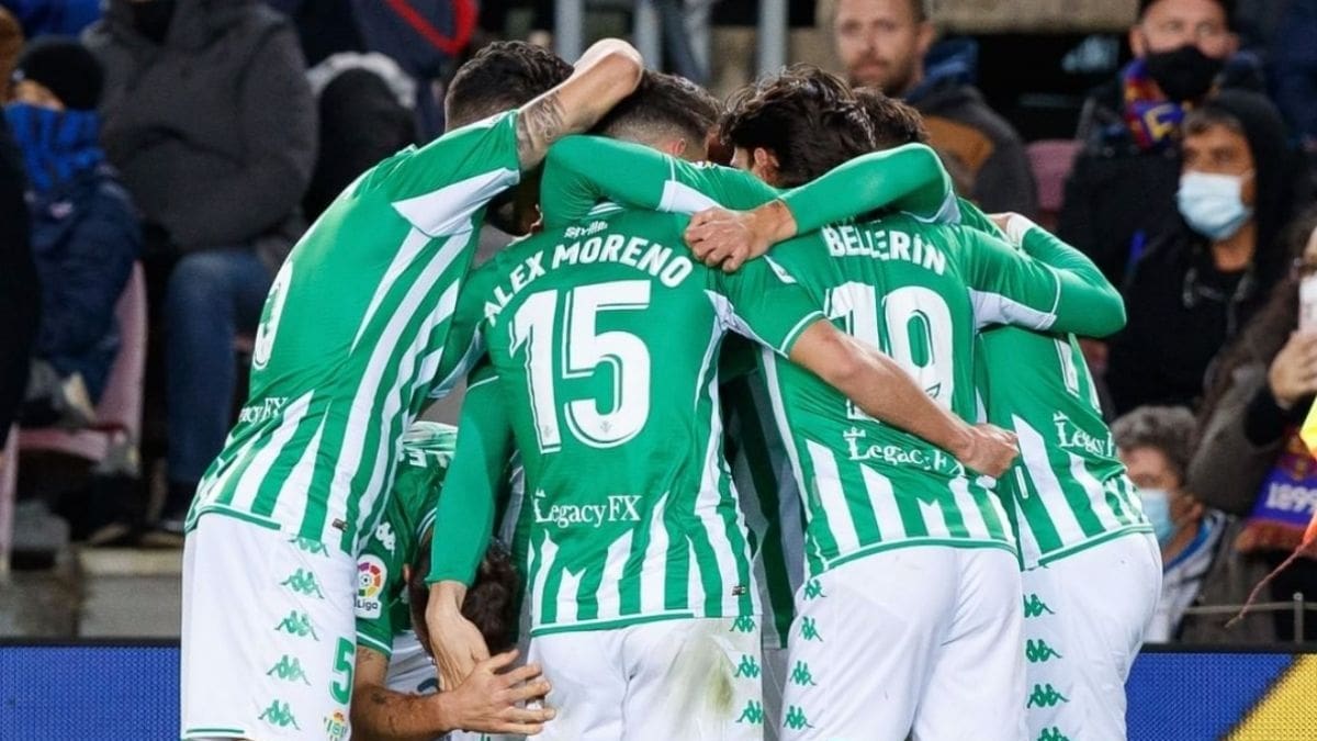 Betis pierde 3-2 contra el Celtic pero avanza en la Europa League