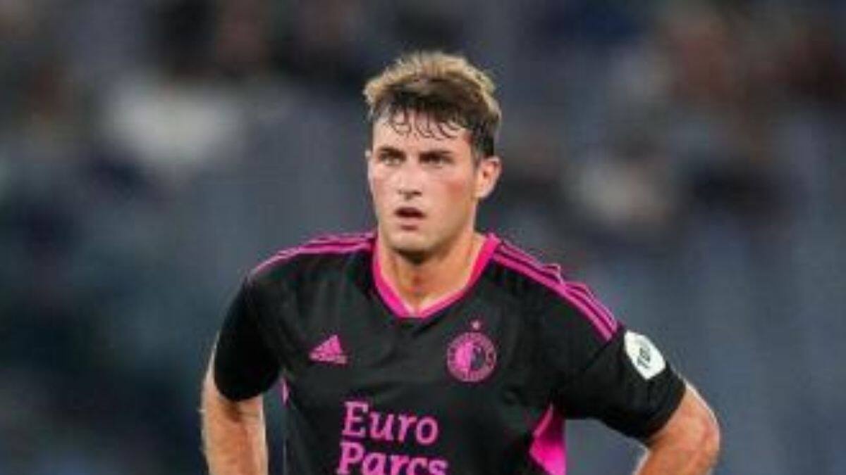 Arne Slot destapa los motivos por el cual Santiago Giménez no es titular con el Feyenoord