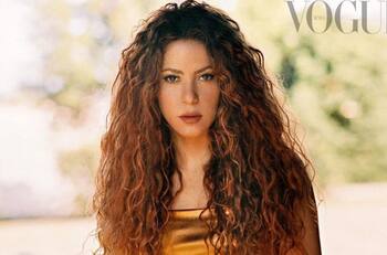 Shakira posa por primera vez para la portada Vogue a los 44 años