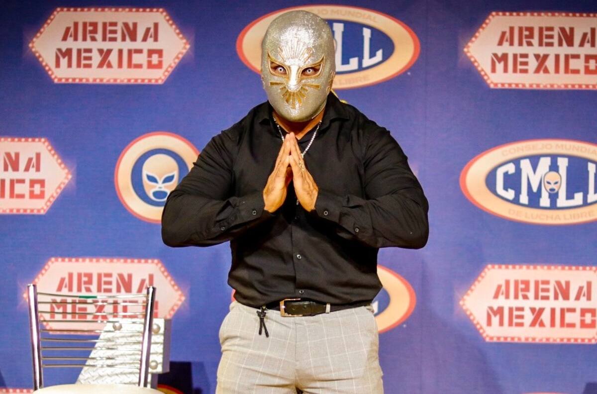 Místico deja el CMLL y Carístico retomará la máscara