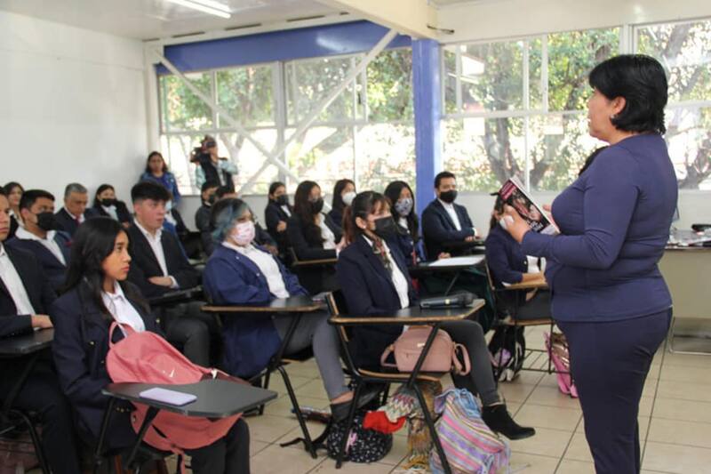 La SEP tiene vacantes para los docentes.