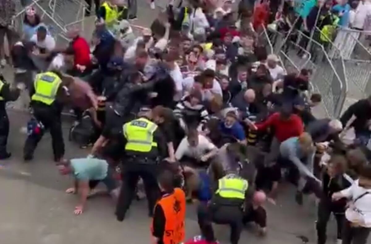 Detienen a 45 personas por los disturbios durante la final de la Eurocopa