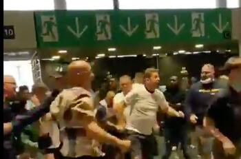 Video: Violencia en la final de la Eurocopa 2021, fans se agarran a golpes