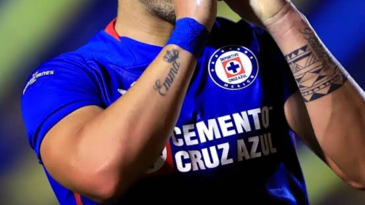 Juan Escobar no saldrá de Cruz azul y jugará el Apertura 2021