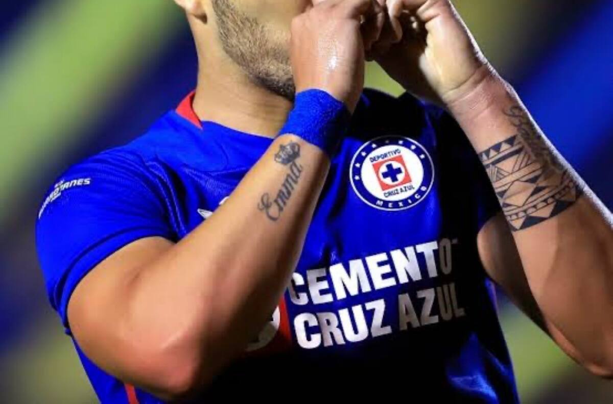 Juan Escobar no saldrá de Cruz azul y jugará el Apertura 2021