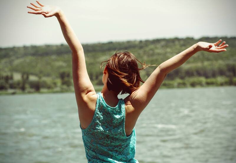 Estos 3 signos del zodiaco contemplarán la posibilidad de la soltería este 4 de octubre | Foto: Befunky