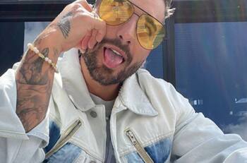 Maluma muestra su destreza como jinete al montar a caballo