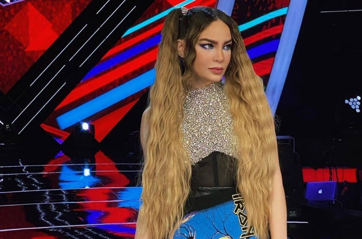 Belinda hizo enojar a los metaleros con look de "Iron Maiden" y ella les respondió