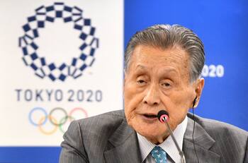 Renunciará presidente de Tokio 2020 tras comentarios sexistas