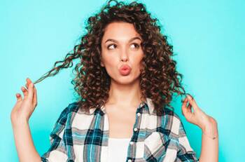 Qué es el método curly y cómo te ayudará a recuperar tus rizos