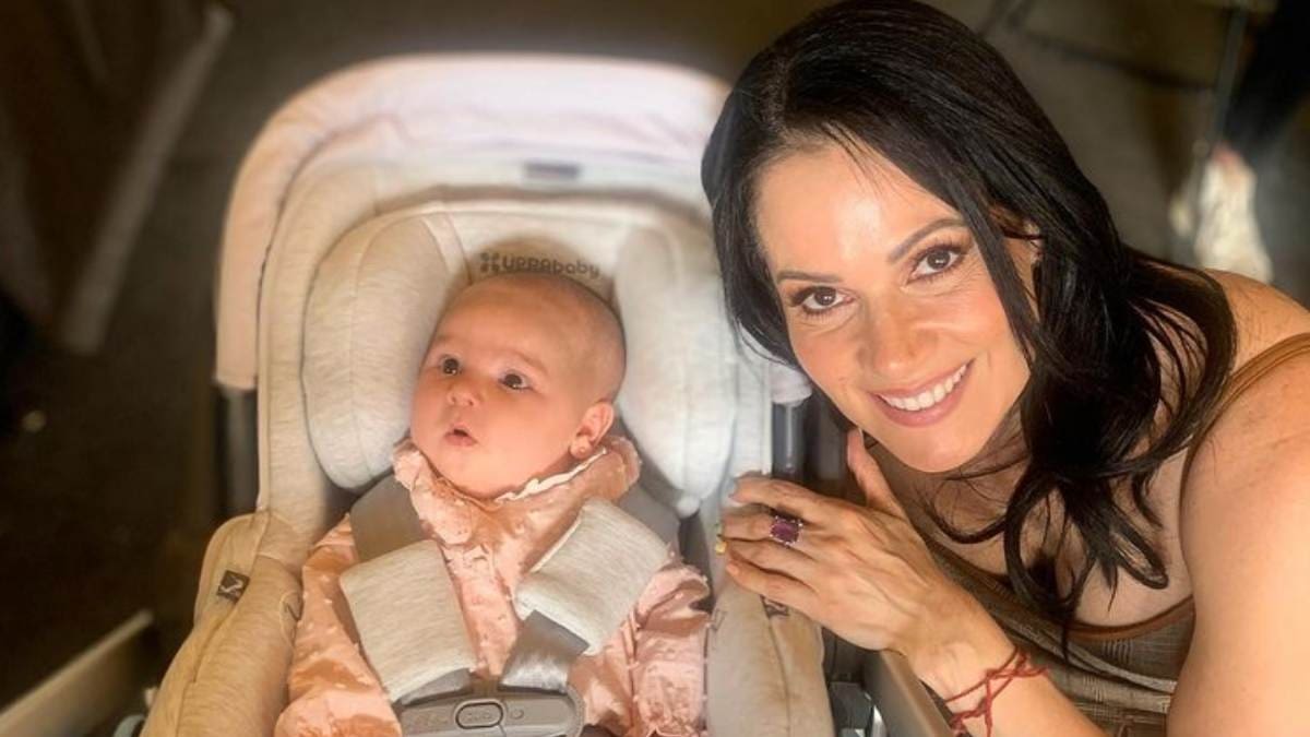América Guinart, exesposa de Alejandro Fernández, presume a su nieta Cayetana
