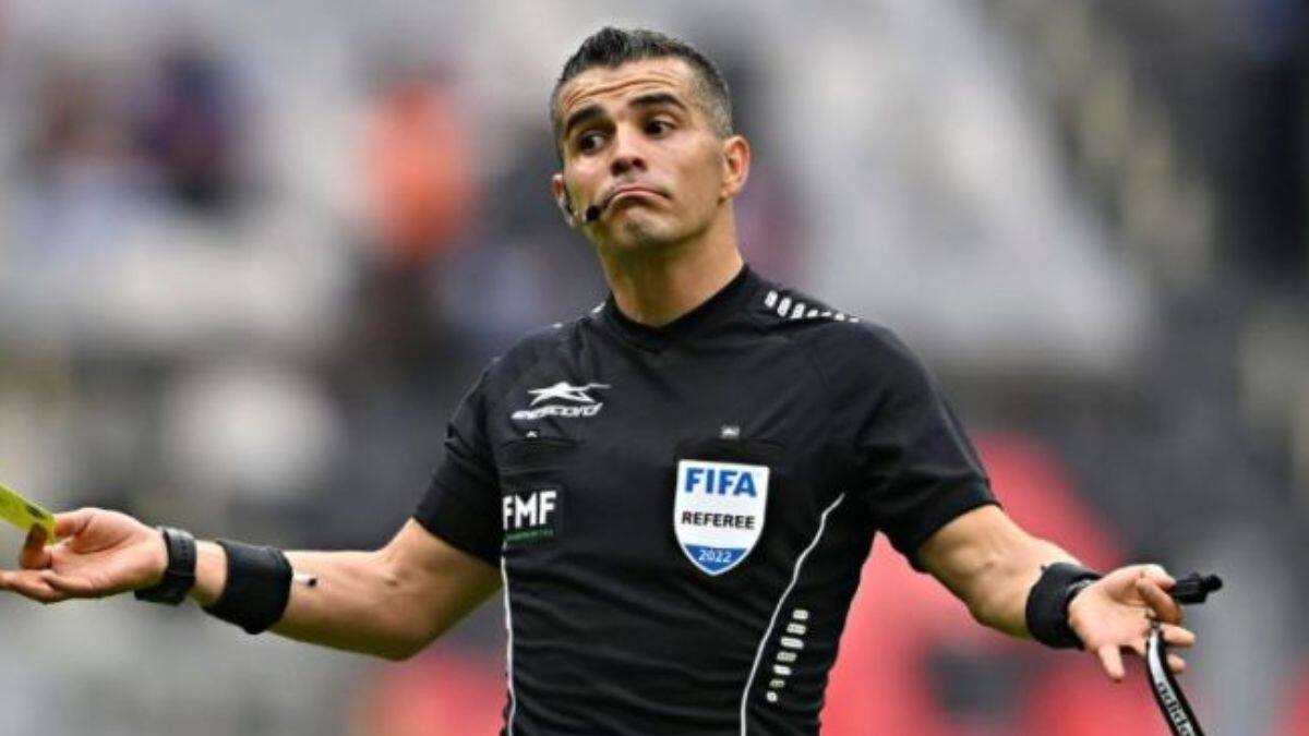 ¿Lo merecen? Entérate cuánto gana un árbitro por partido en la Liga MX