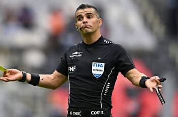 ¿Lo merecen? Entérate cuánto gana un árbitro por partido en la Liga MX