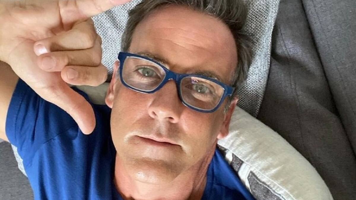 Carlos Ponce muestra su lado divertido al convertirse en Pimpinela