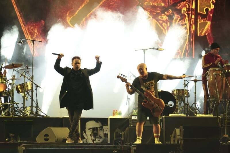 Los Fabulosos Cadillacs congregaron a más de 300 mil personas en el zócalo.