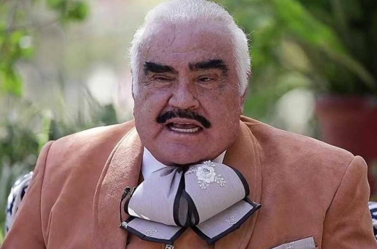 Vicente Fernández está intubado y semi inconsciente, confirma su familia