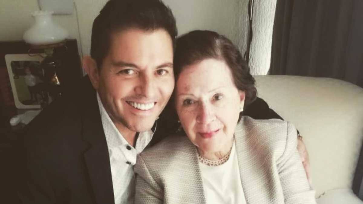 Ésta es la última voluntad que Ernesto Laguardia cumplirá a su madre recién fallecida