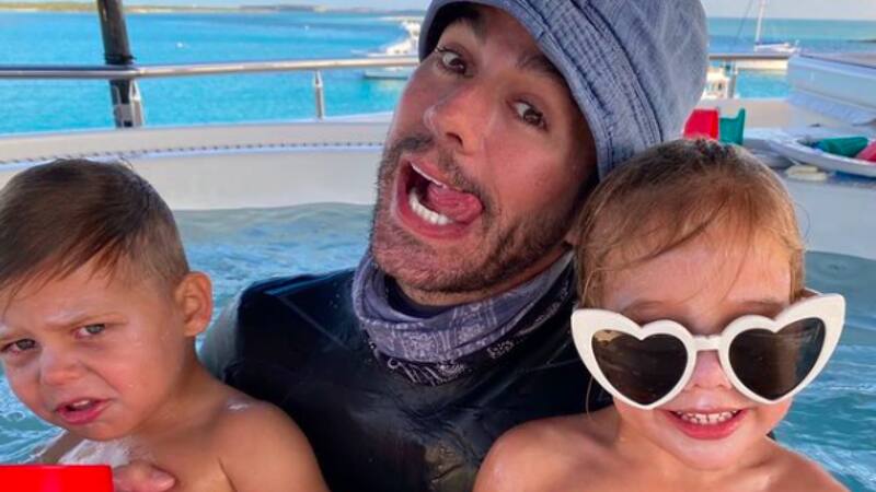 Enrique Iglesias y sus hijos El cantante se presentará en el festival Tecate Emblema - Créditos: Instagram