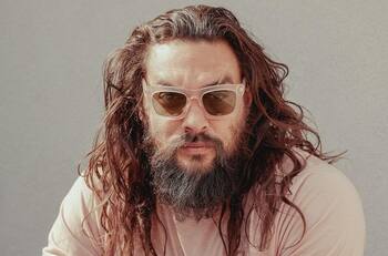 Jason Momoa presume los nuevos trajes de Aquaman