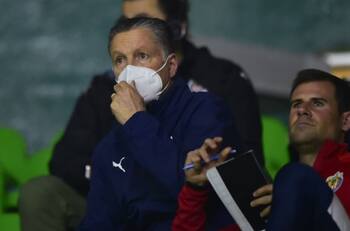 Ricardo Peláez pide que no arrastren ni pisoteen el escudo de Chivas