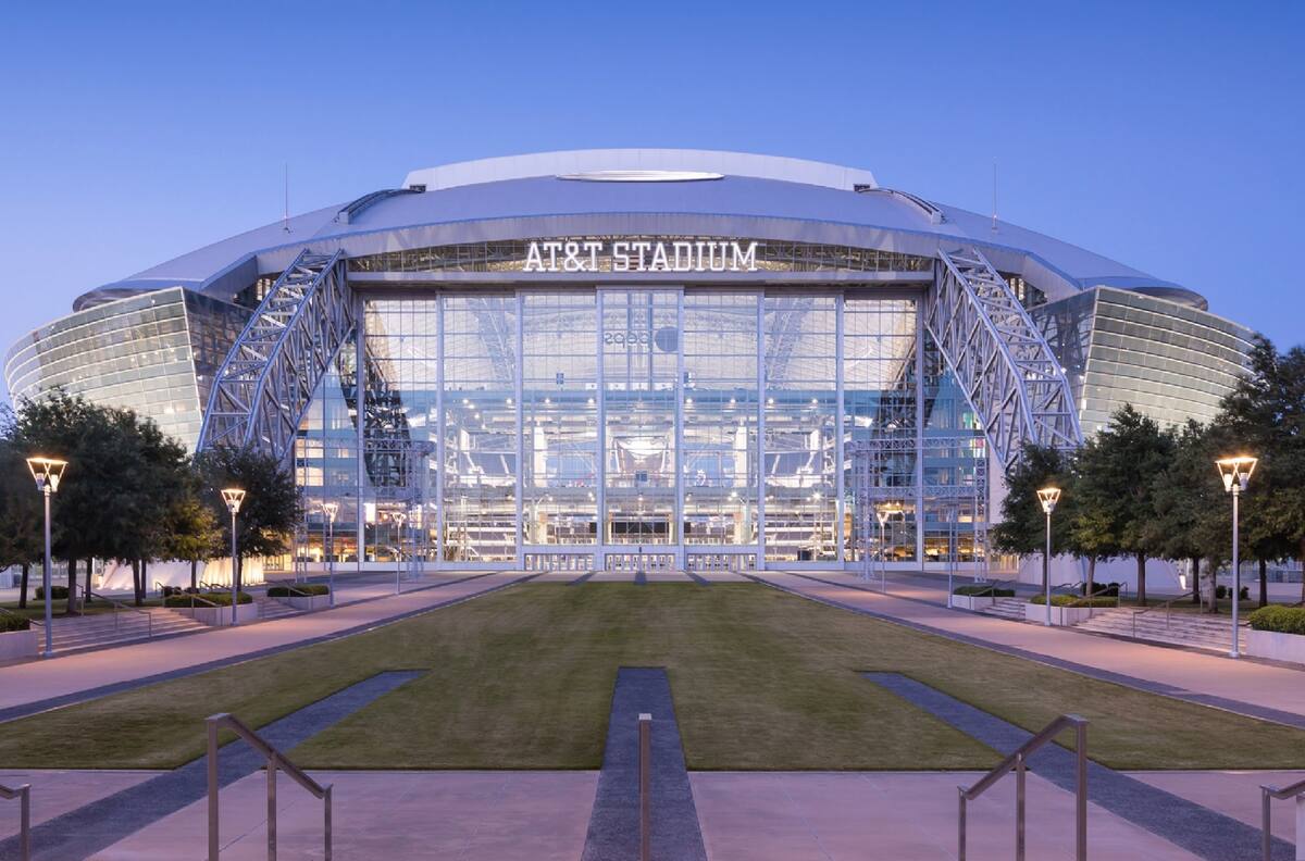 Los Bukis impiden juego de NFL en Dallas