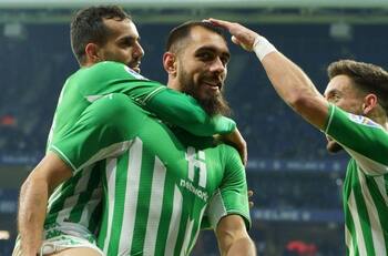 Real Betis golea al Espanyol 4-1; Andrés Guardado tuvo minutos al entrar de cambio