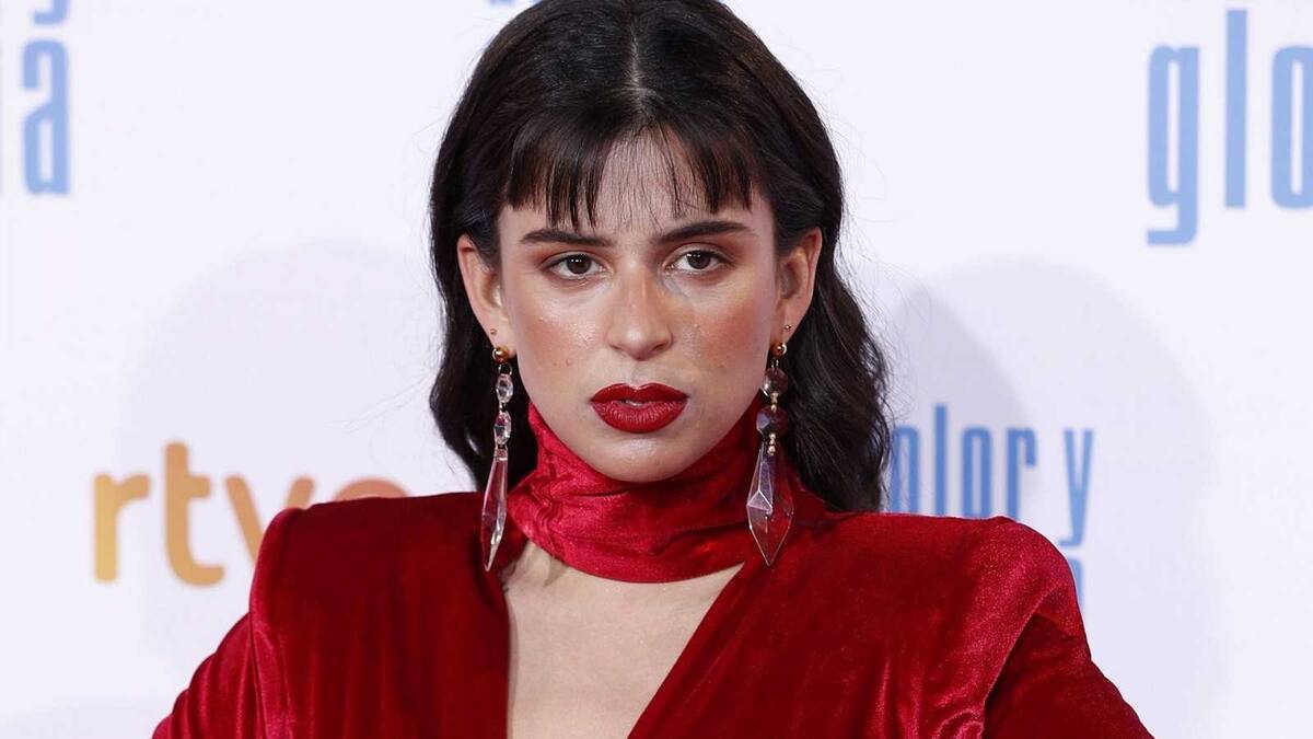 (Fotos) Nathy Peluso deslumbró con un infartante look en la alfombra roja de los Premios Goya 2021