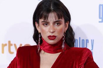 (Fotos) Nathy Peluso deslumbró con un infartante look en la alfombra roja de los Premios Goya 2021