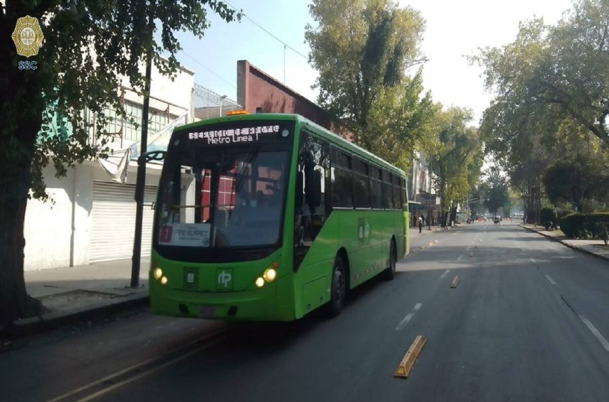 Choque de Unidad de Transporte Público con trailer en CDMX deja 10 heridos