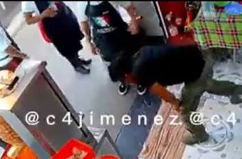 VIDEO: Taquero salva a un joven de ahogarse y se vuelve viral