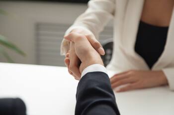 La difusión de un vídeo íntimo moviliza a Camerún contra la violencia sexual