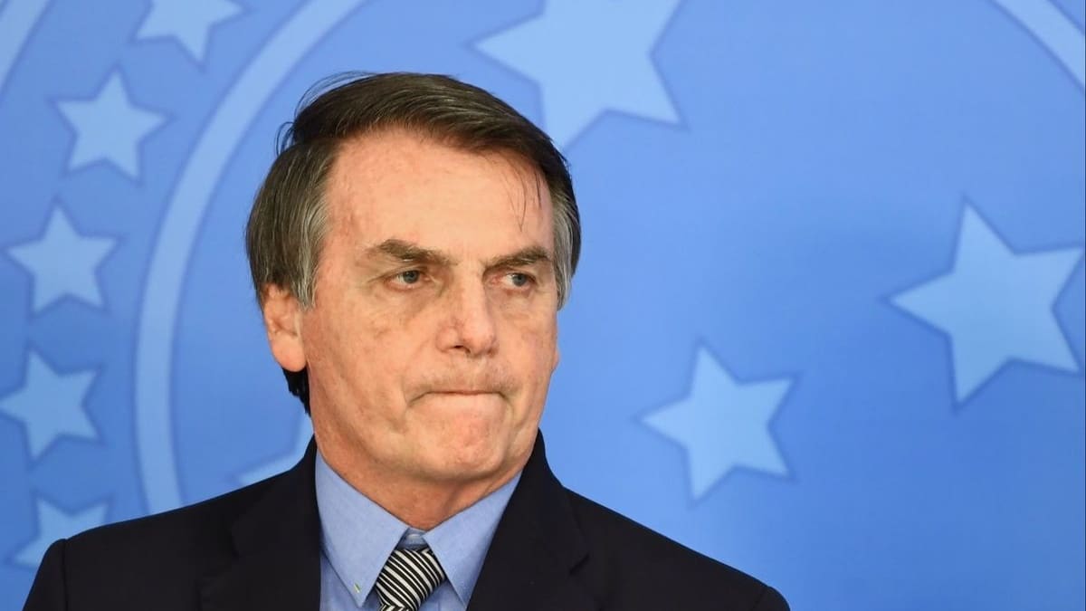 Jair Bolsonaro fue recibido con gritos de "genocida" en un avión comercial