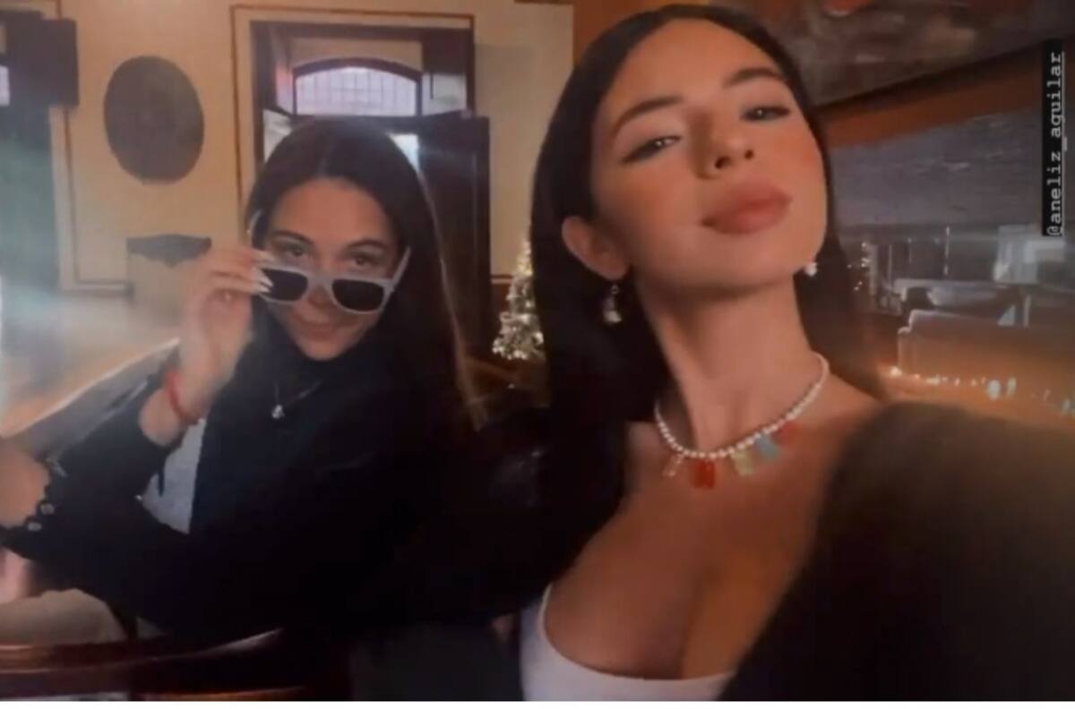 Ángela Aguilar cambia de look y luce como gemela de su hermana Aneliz