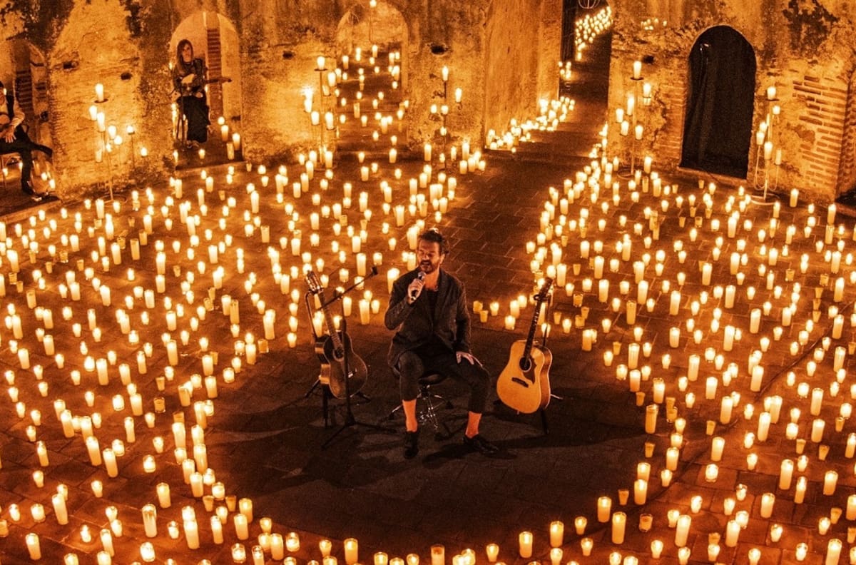 Ricardo Arjona estrena el disco de su exitoso streaming Hecho a la Antigua
