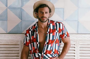 (VIDEO) Lambda García sorprende con su canto en un evento privado